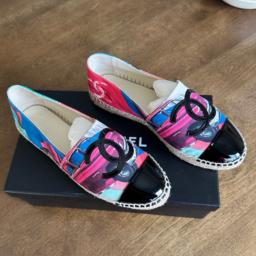 CHANEL Multicolor/Black Patent Leather Espadrilles size 37 *authentic*